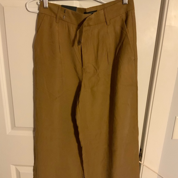 NWT! Banana republic tan slacks - Picture 2 of 5